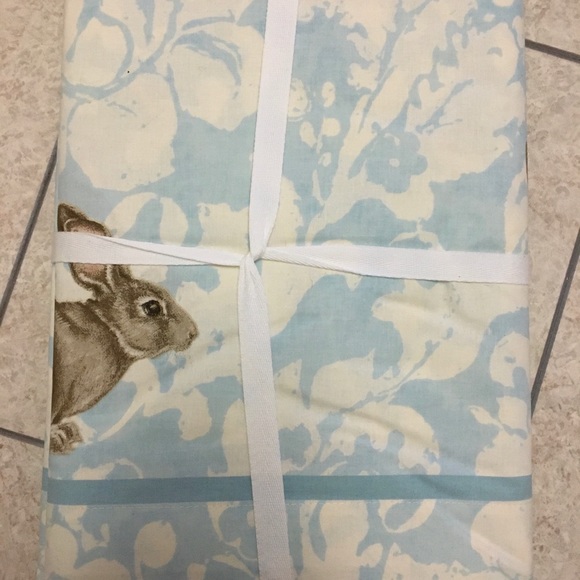 Williams Sonoma Damask Bunny Tablecloth 🐰❤️ - Picture 3 of 5